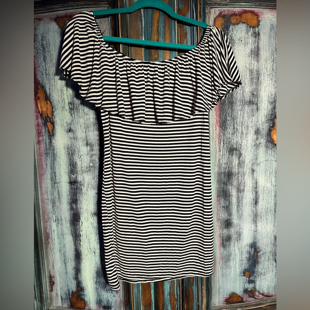 Show off shoulders black and white striped mini dress